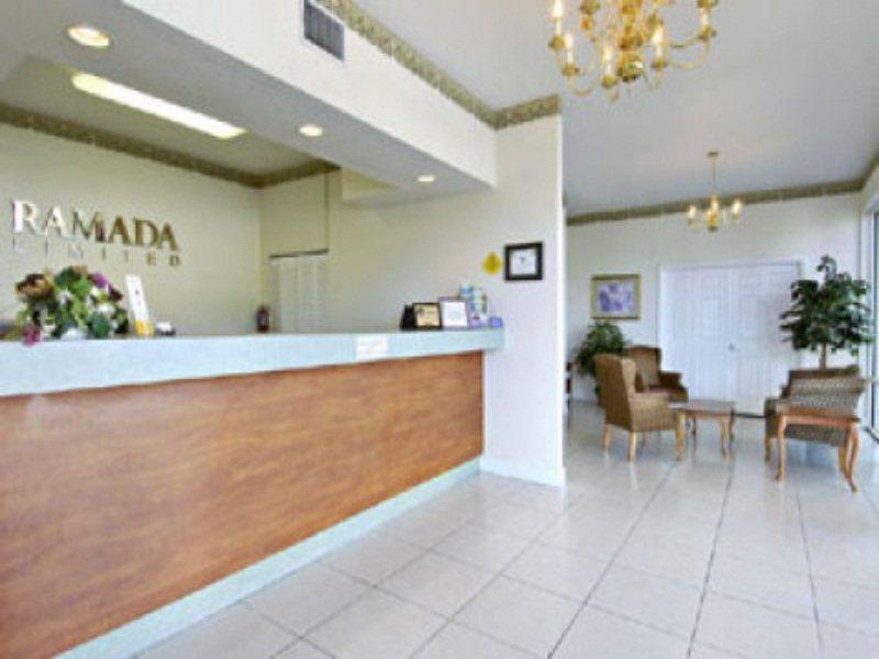 Ramada Limited Clearwater Hotel And Suites Bagian luar foto